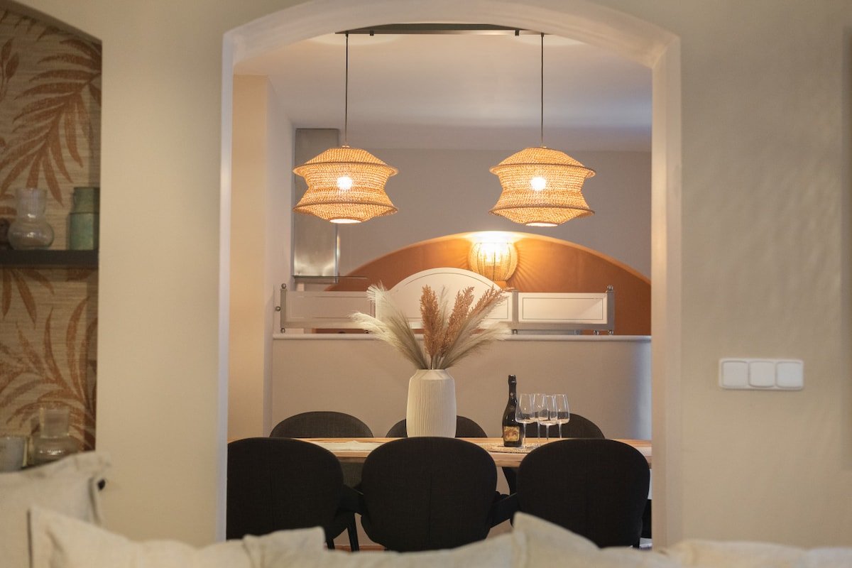 Old Town Stylish Apartment Next to Charles Bridge gallery image 3