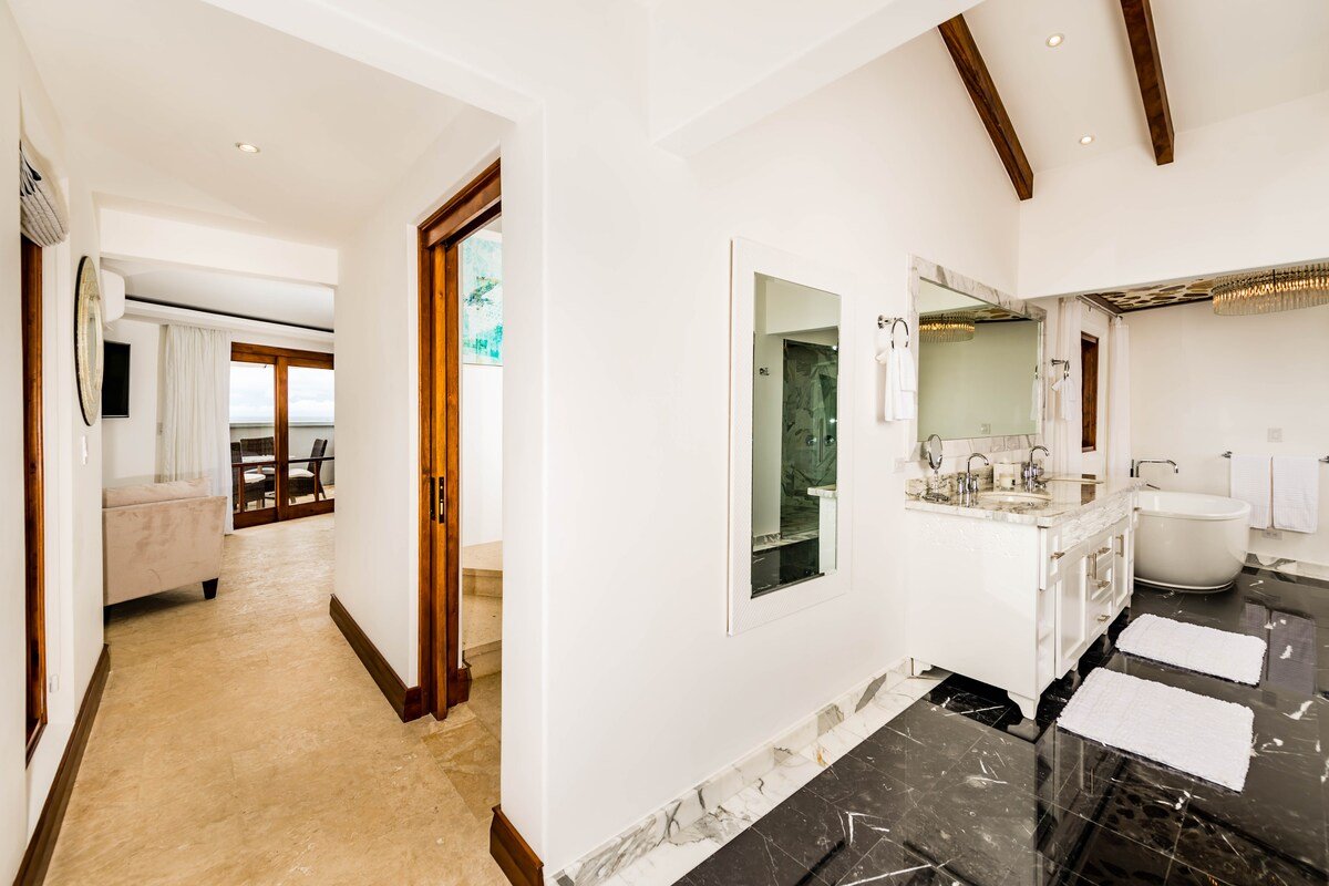 Ocean View, Pool & Beach Club – Villa del Sol gallery image 4