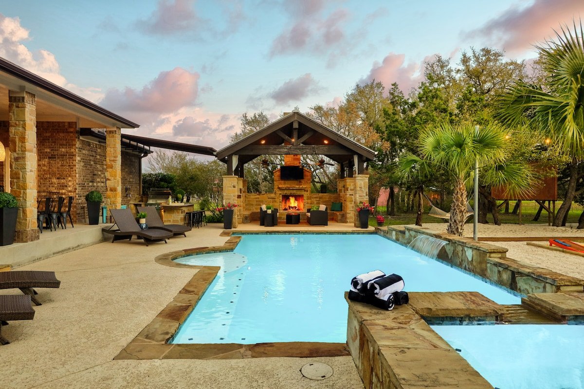 La Hacienda ATX gallery image 3