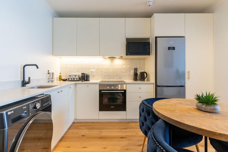 Ruby Views - Newly built Apt in Sea Point