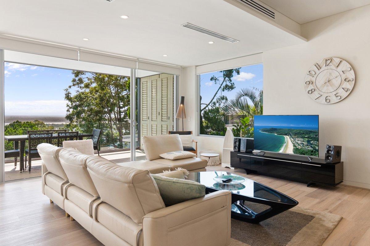 Spacious Penthouse with Stunning Ocean Views