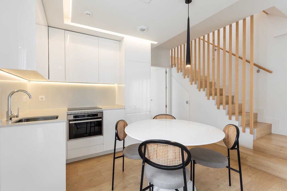 UMA Suites O’Donnell – Duplex Apartment gallery image 5