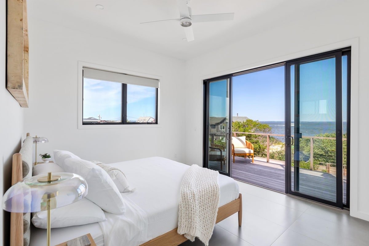 New Build: Water Views & Pool gallery image 2