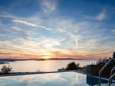 Omnia Villa II – Heated* pool & dazzling seaview!