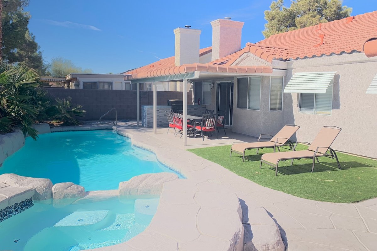 POOL/SPA OASIS – 6 miles from strip gallery image 2