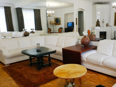 Old Town Charm 5bedrm 178sqm 7 rooms appartment