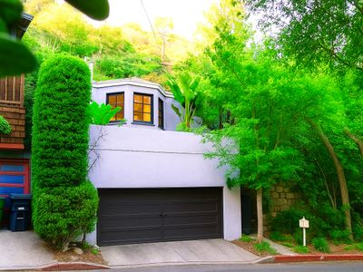 Hollywood Hills Oasis+View+Garden+Garage+Sleeps 8+