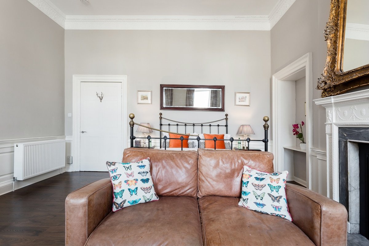 Majestic Georgian Flat in the Historic City Centre gallery image 5