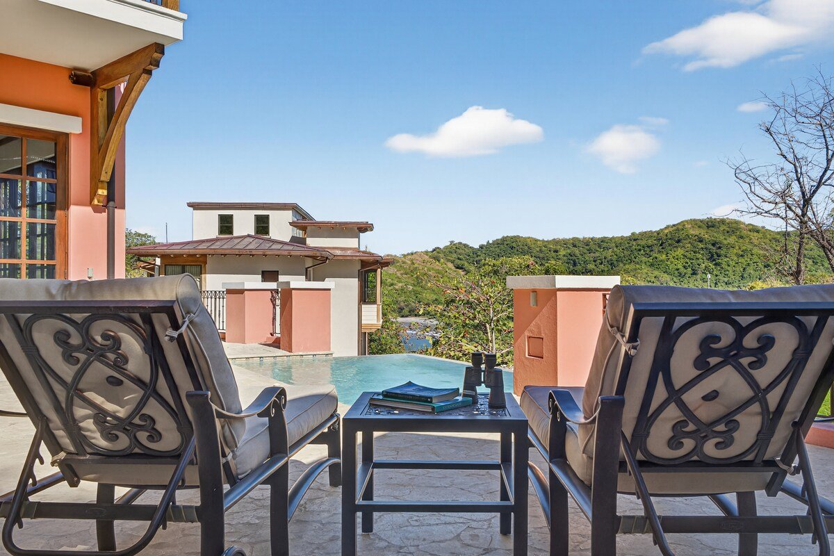 Oceanside Villa With Pool & Terrace -Casa Pacifica gallery image 3