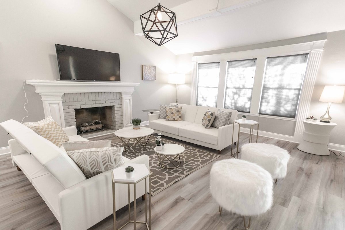 Luxury 5br/3ba Huge Pool LV Strip 8min Slps 16! gallery image 3