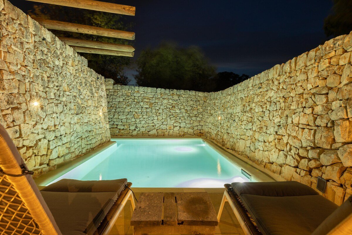 Trullo Fortuna Pool Suite gallery image 3