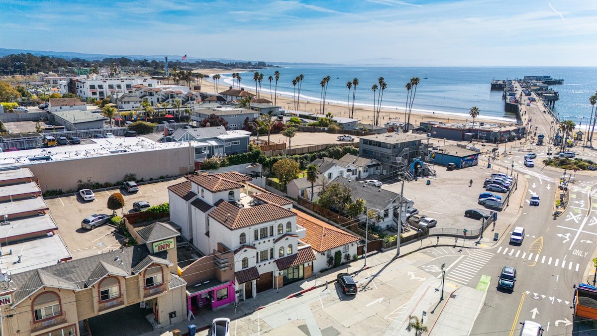 Luxurious Sea Crest Oceanview Villa- by Main Beach gallery image 2