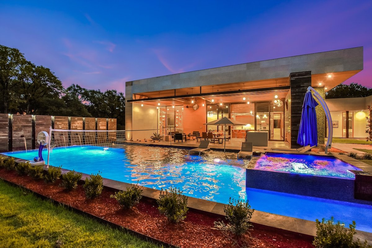 Above Pinnacle I Modern Luxury | Pool & Spa | Casi gallery image 3