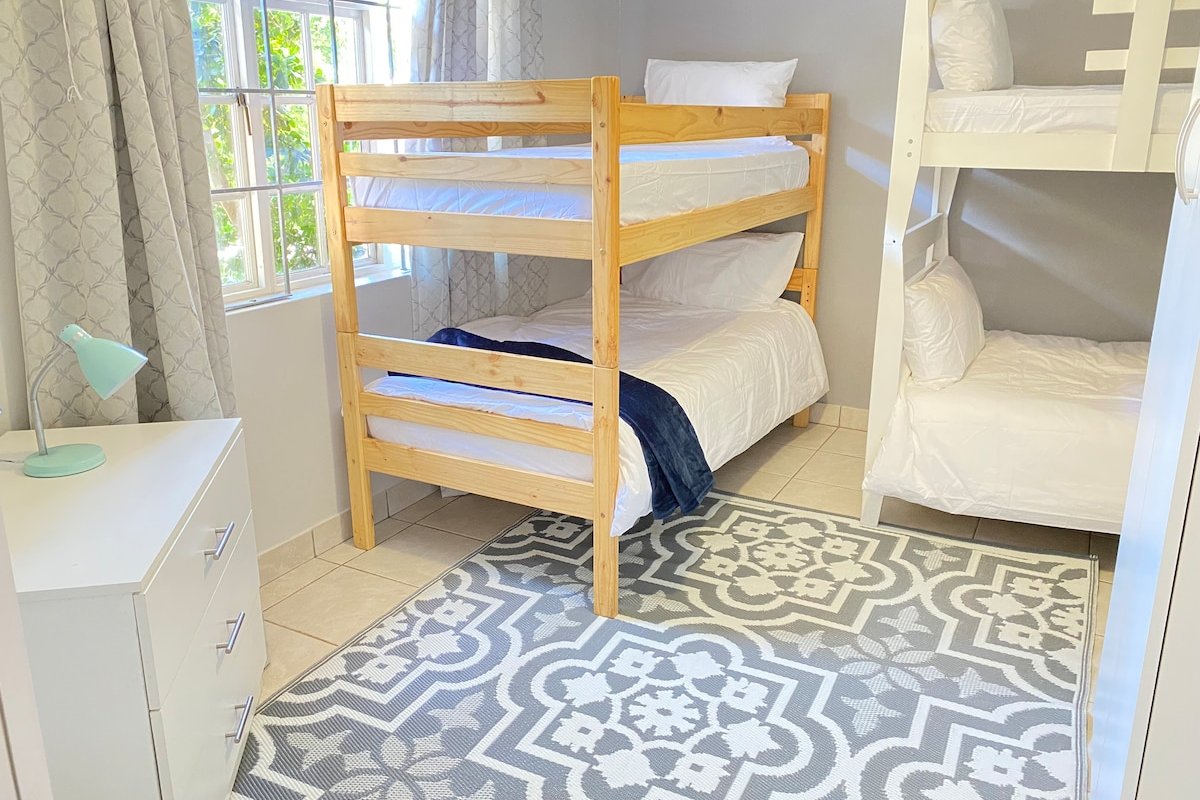 Somerset Retreat & Theatre gallery image 5