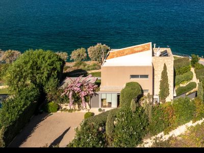 200mt to Beach*Heated Pool * Sea Front * Jacuzzi *