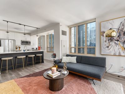 Luxury 2BR on Michigan Ave with Private Balcony