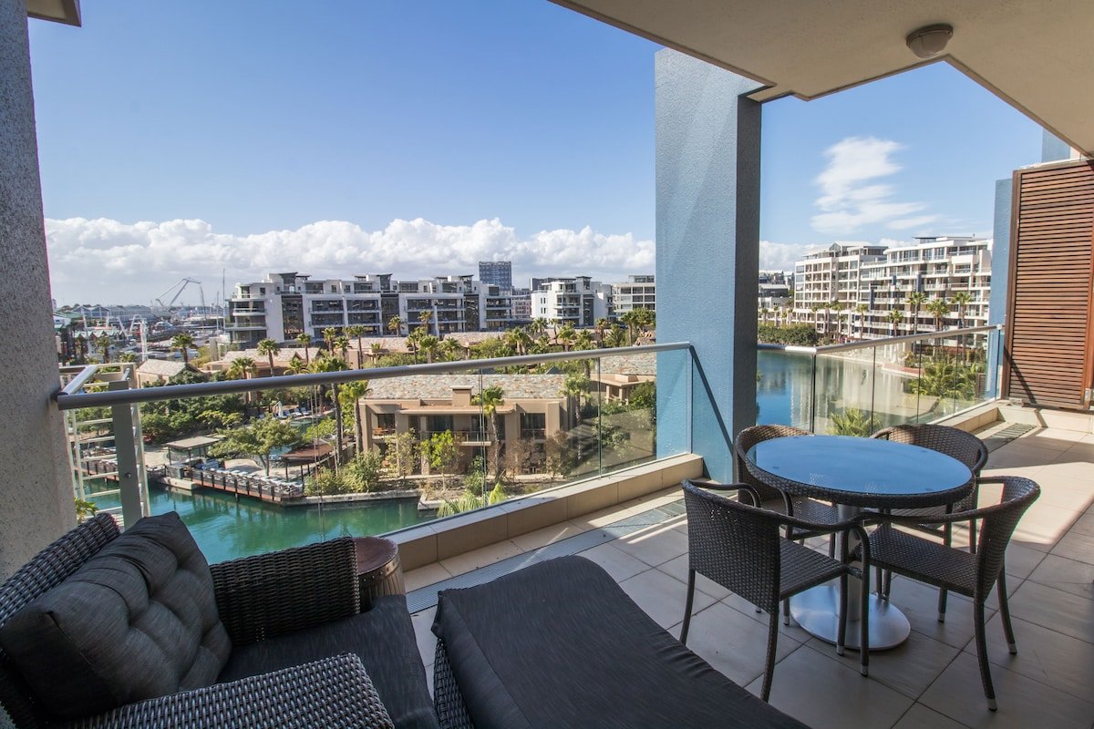 Luxurious two bedroom apartment gallery image 2