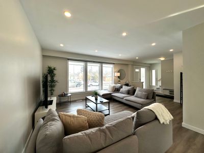 New Luxury 4 Bedroom Home (1800 sq ft) + parking