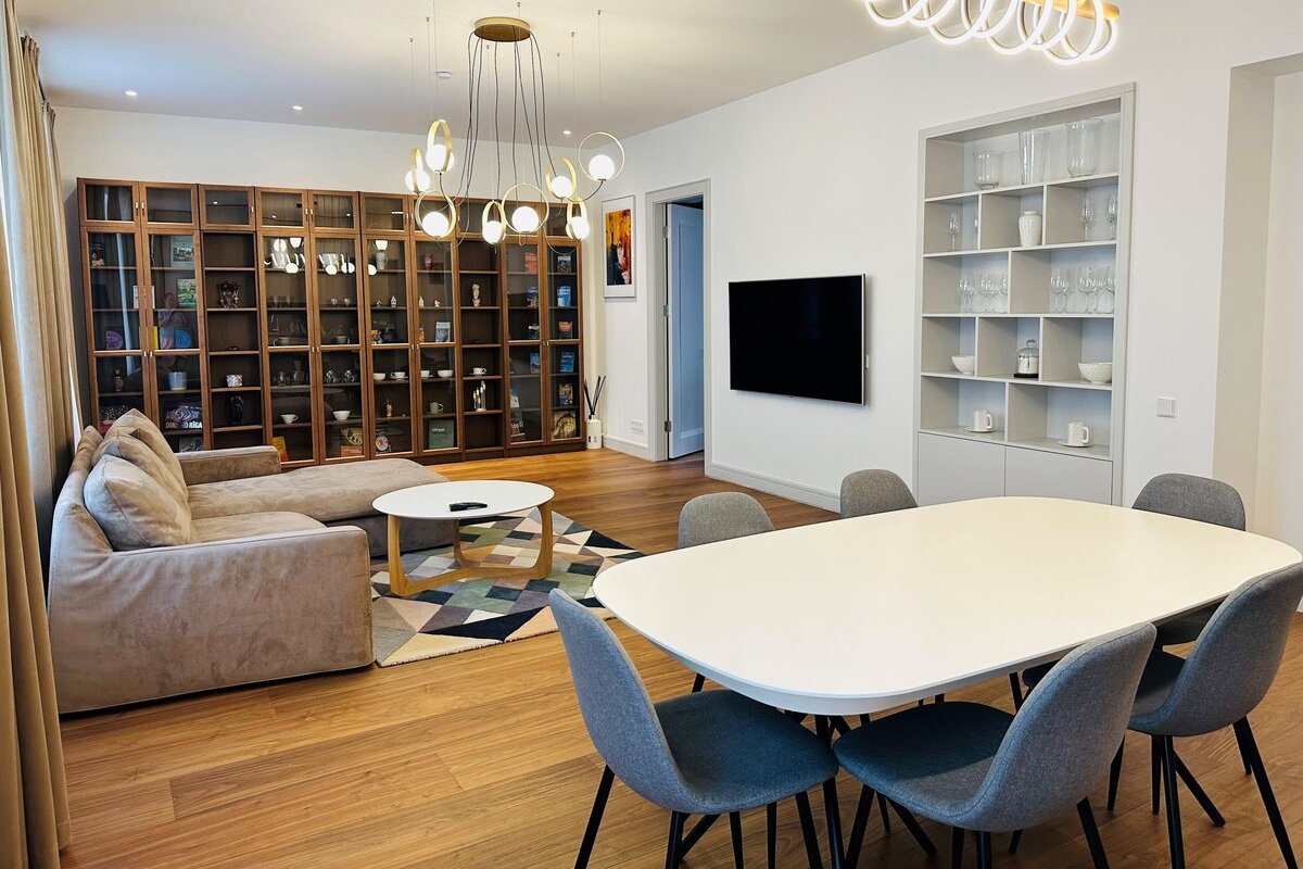 Spacious modern and central flat gallery image 2