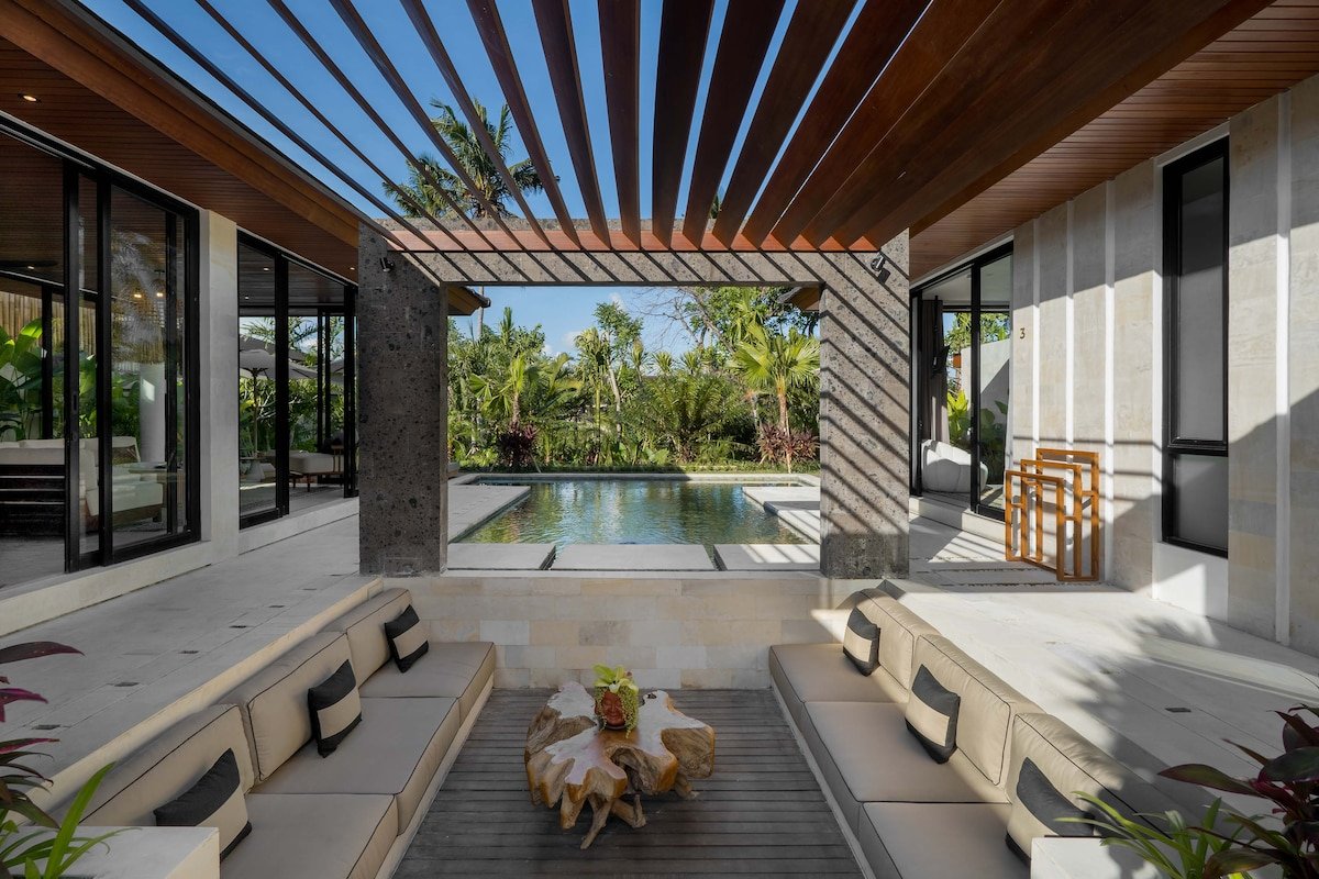 Villa Pyla : 3 BR Sanctuary in the Heart of Ubud