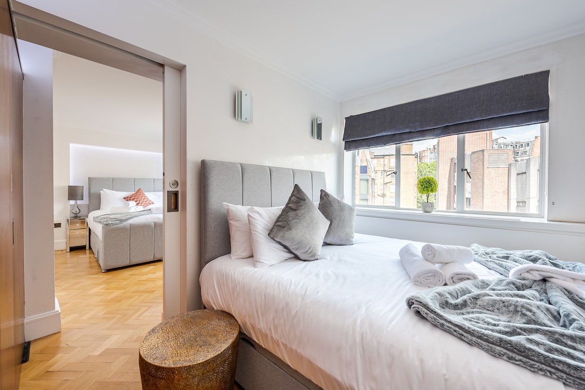 City Luxe: Your Stylish Escape gallery image 4