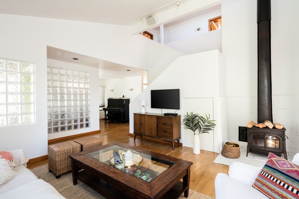 ✨ Large & Quiet 4bed/3bath in Central Venice Beach gallery image 3