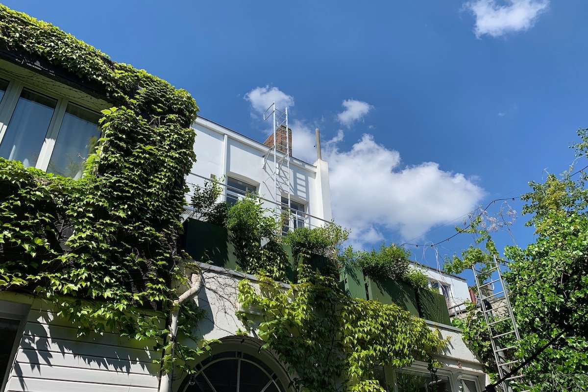 Stijlvol herenhuis met privéparking voor max. 10p gallery image 2