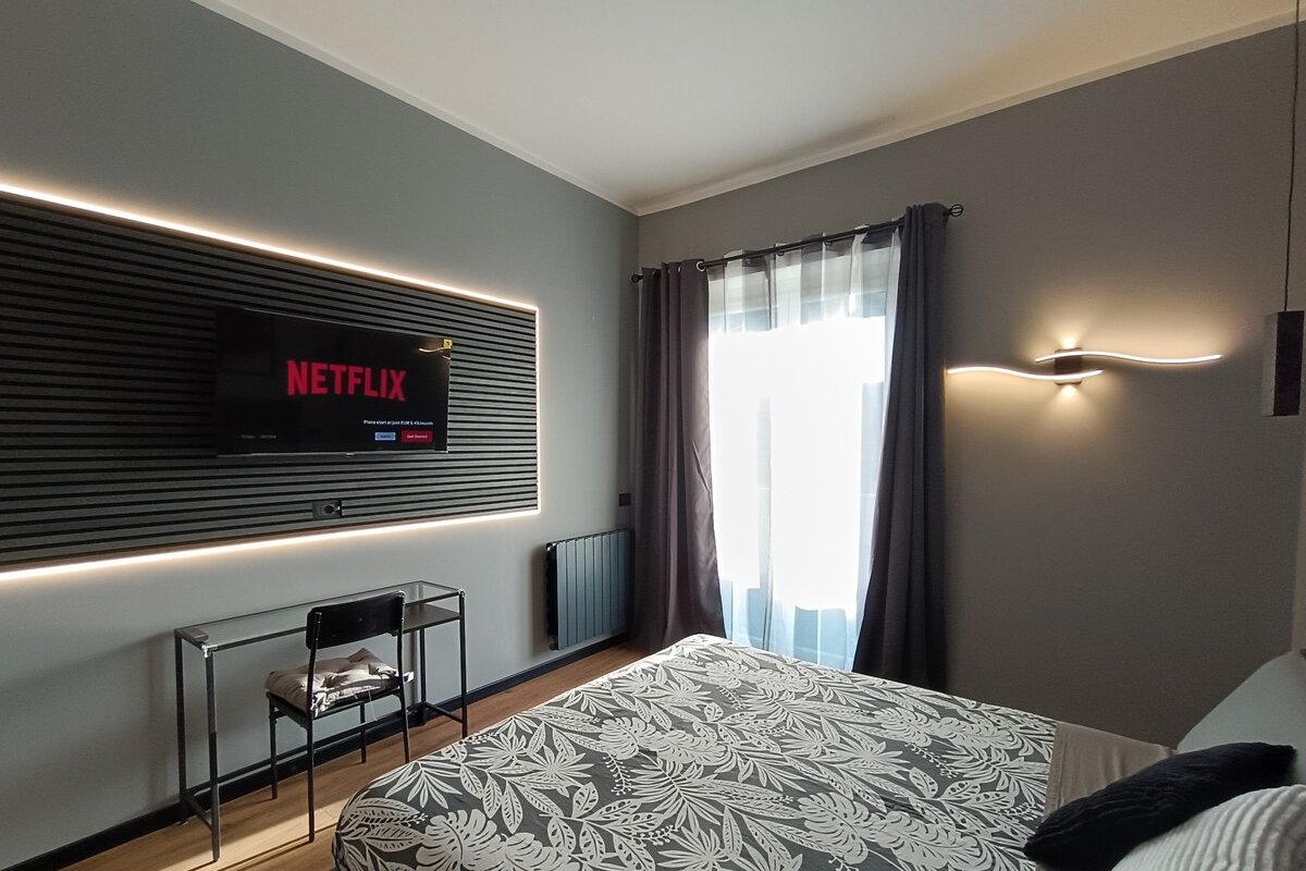 Trastevere Noir – Elegant Designed Apartment gallery image 4