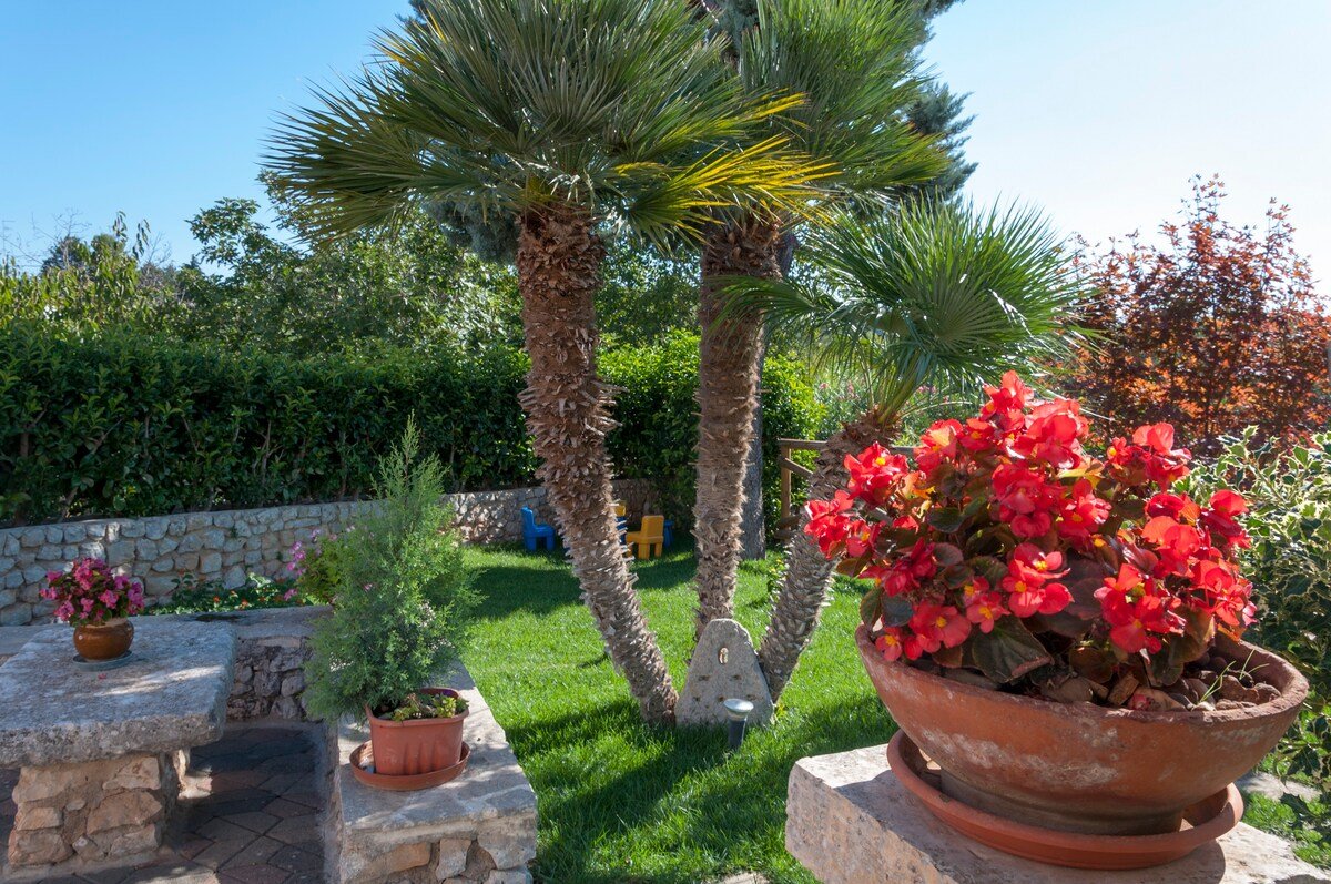Villa in Puglia for 16 guests in eight bedrooms gallery image 5
