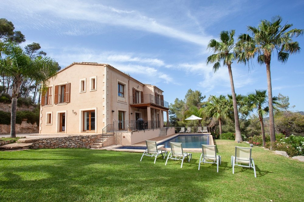 Mountain and sea view Villa gallery image 5