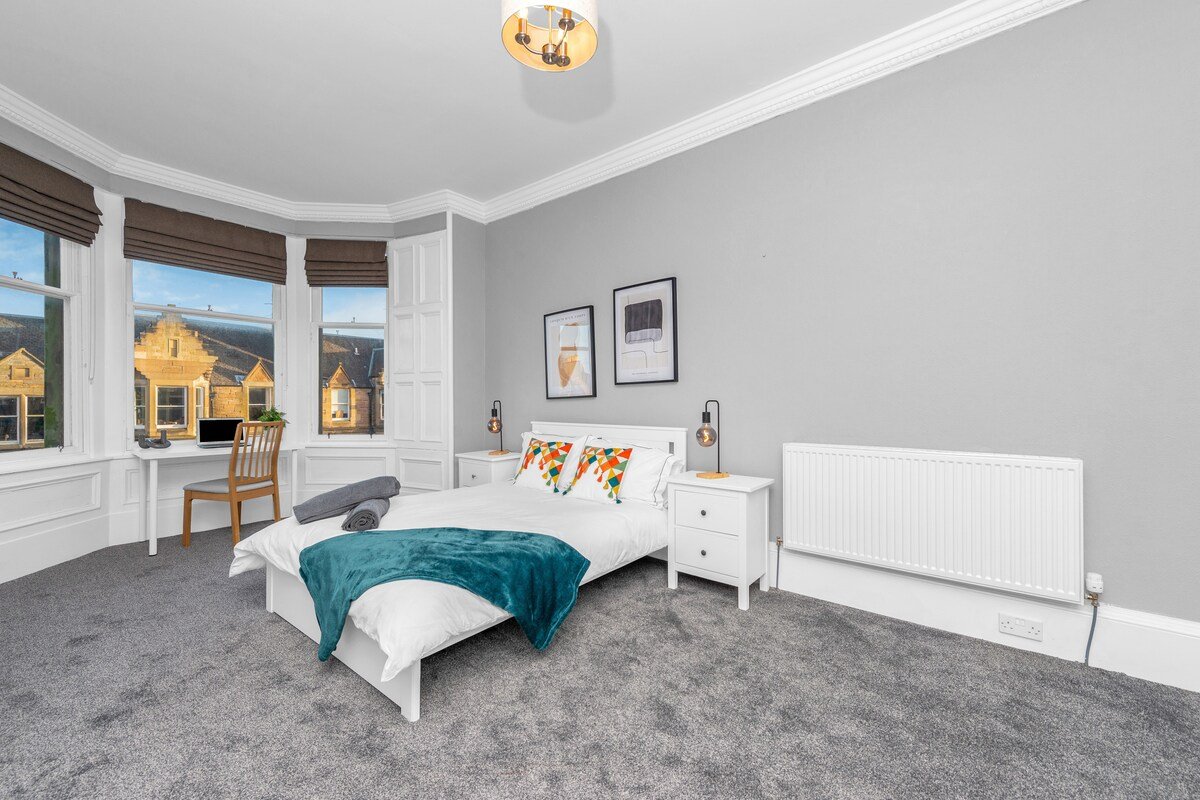 Newly Refurbished 3 bedroom flat gallery image 3