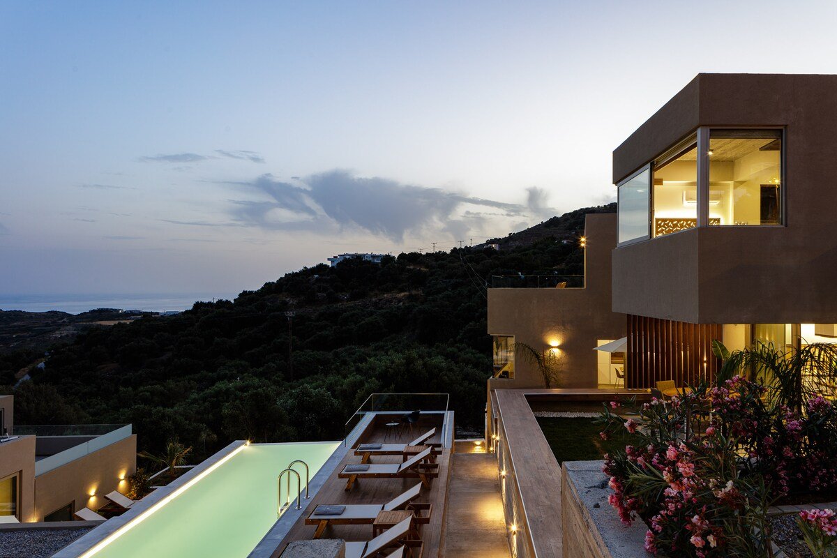 Complex 3 Villas with 2 Pools Amazing View gallery image 3