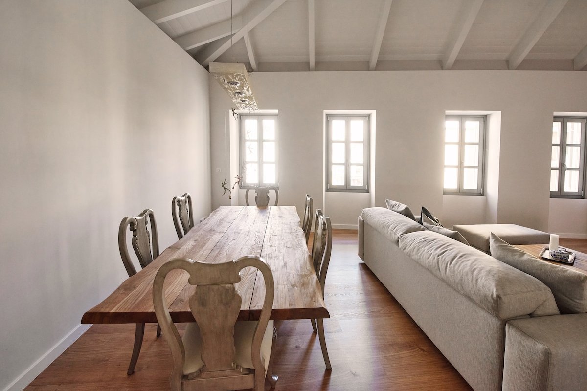 En Plaka – Athens Elegant Estate gallery image 5