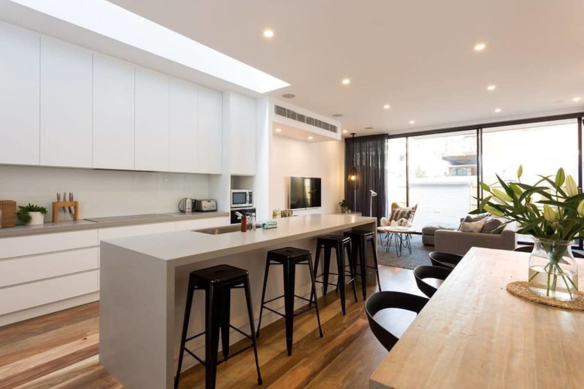 Lola Three Levels of Style with Rooftop Terrace gallery image 5