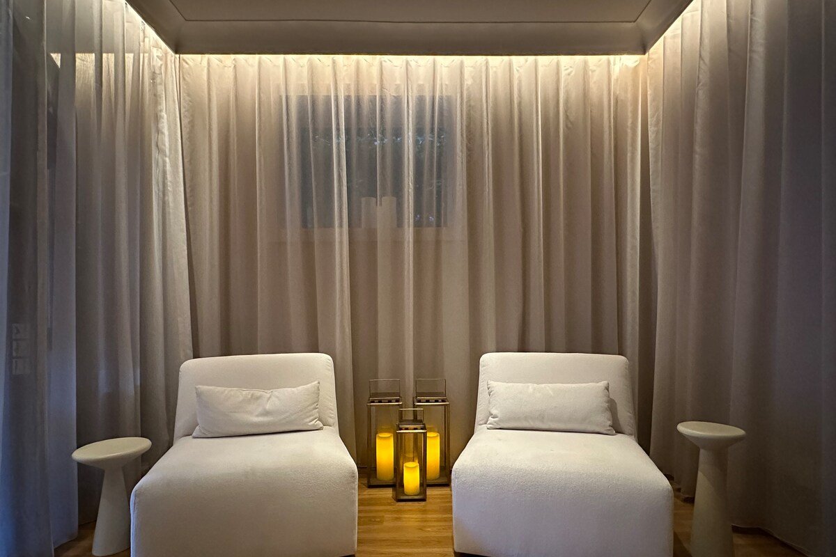 Ultra Swanky Designer Home gallery image 3