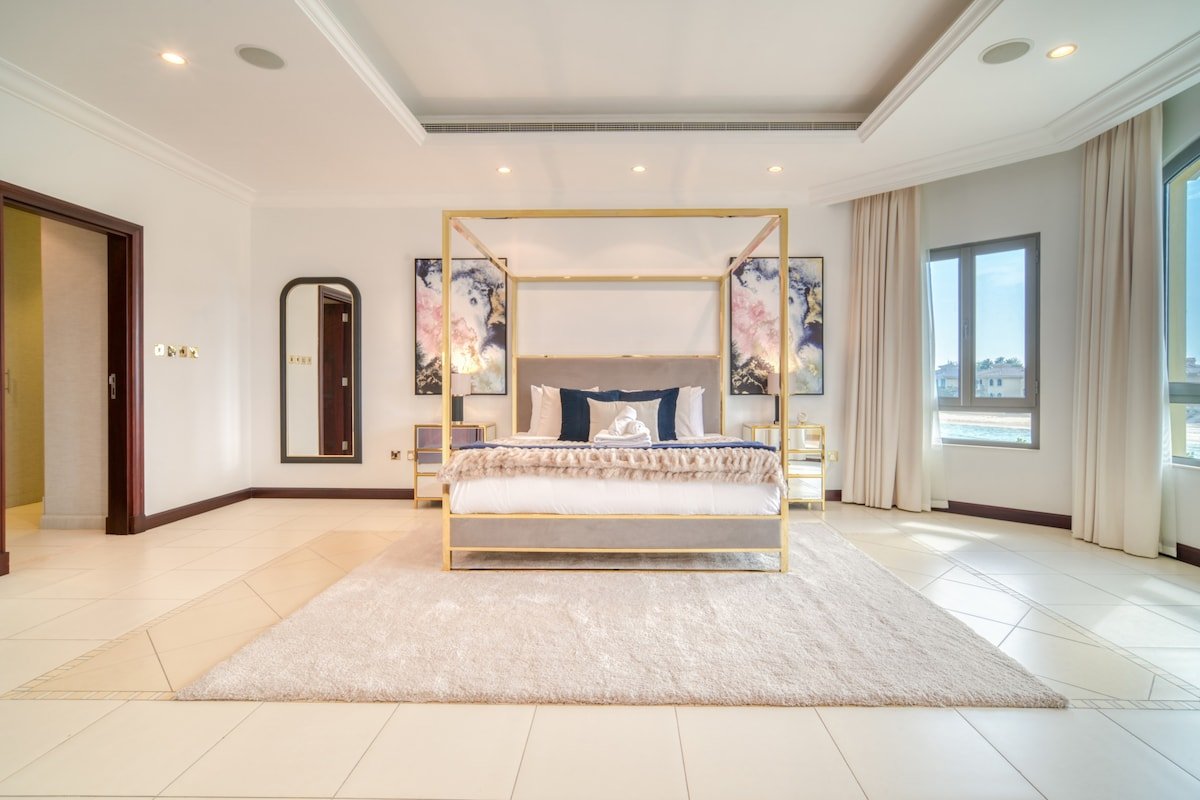 Beachfront 5BR Villa w/ Private Pool at the Palm gallery image 2