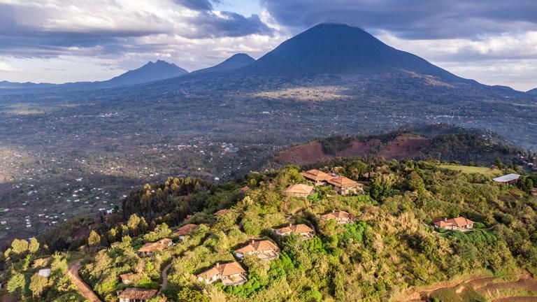 Volcanoes Safaris - Virunga Lodge