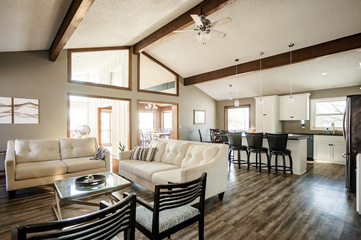 Spectacular Locke Lake Home in Monticello, MN! gallery image 4