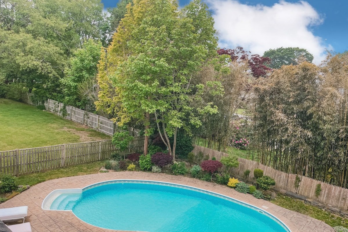 Island Escape with Salt Water Pool gallery image 3