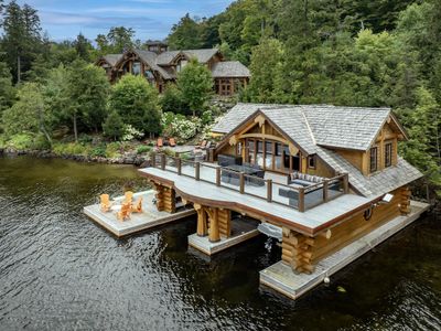 Breath-Taking Log Mansion in Muskoka