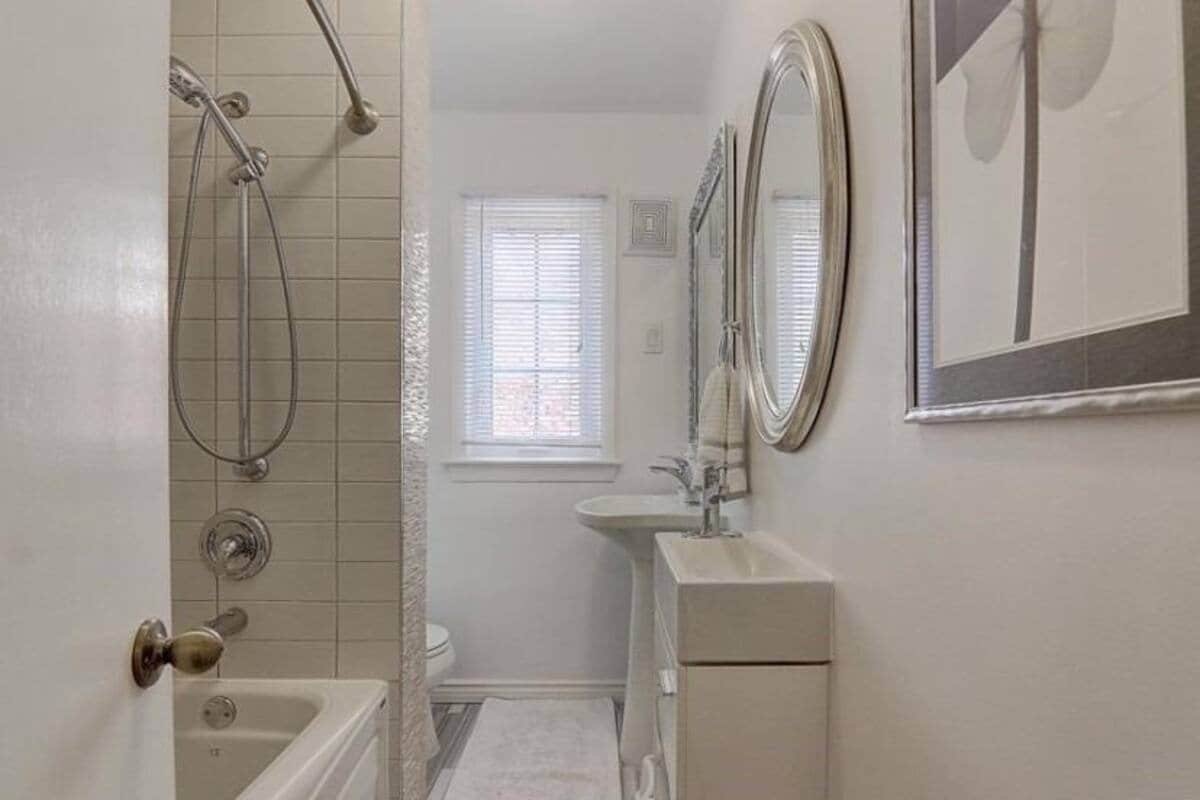 Central & Spacious Yonge/ Sheppard Home gallery image 4