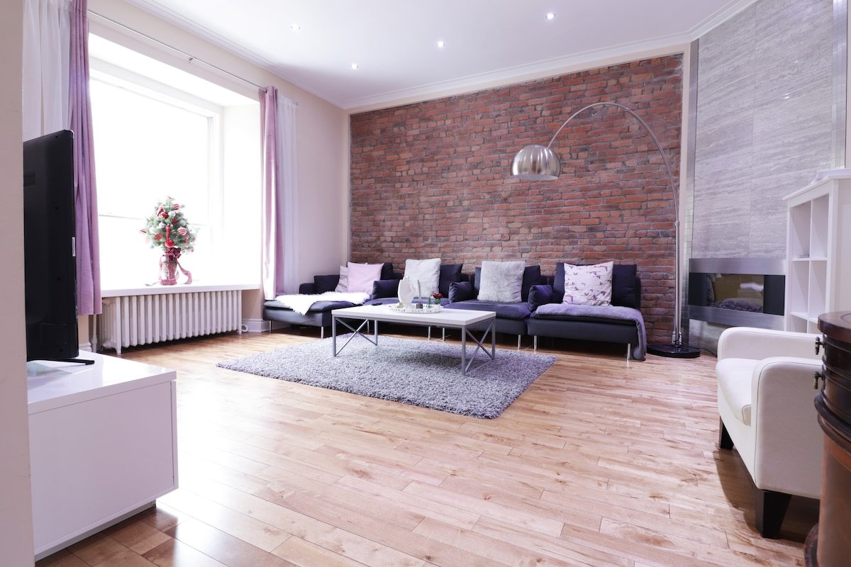 Heart of downtown, indoor garage gallery image 2