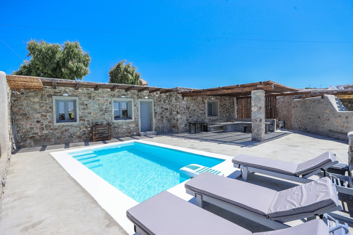 George Villa-I, with Private Pool, close to Town