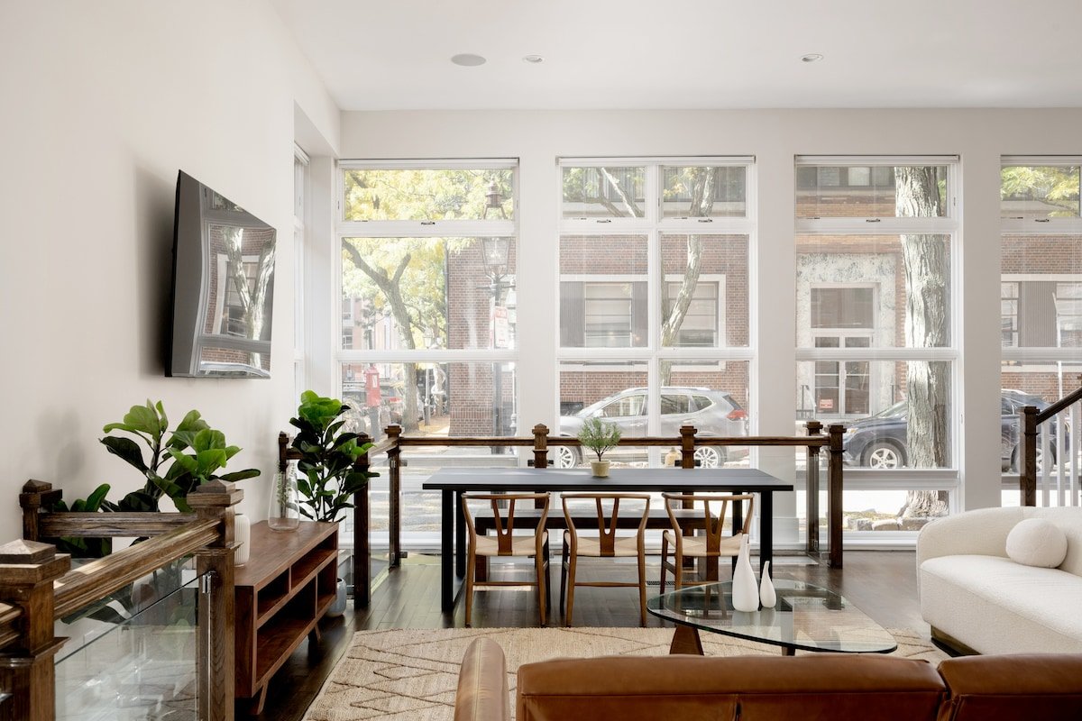 Spacious, Sun-filled Brownstone in Heart of Boston gallery image 5
