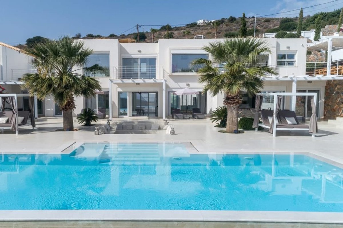 Elunda Bay Great Villa with Infinty Pool & Views