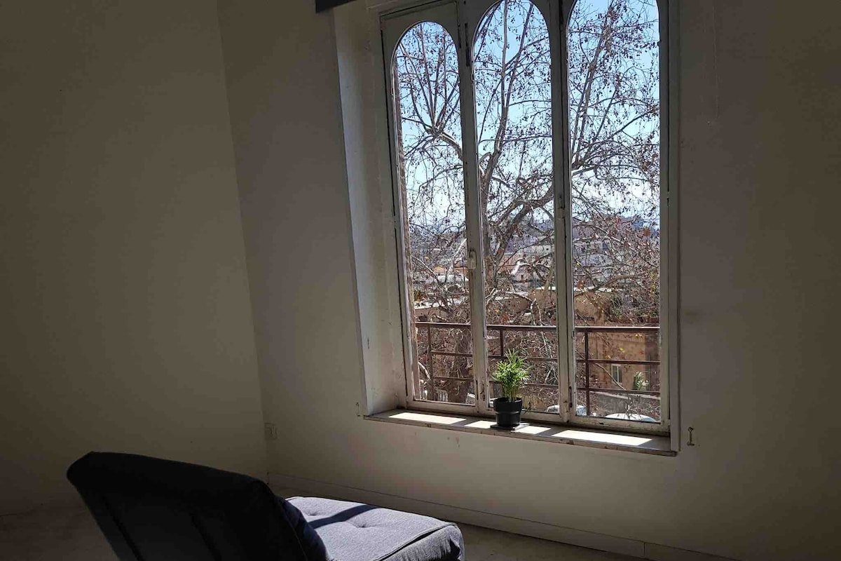 Central apt in a castle tower gallery image 5