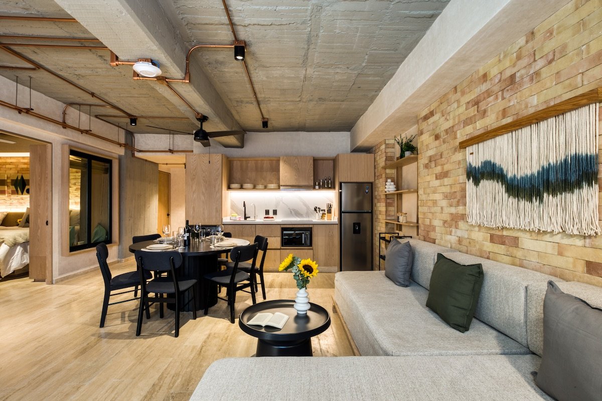 Caliza Roma | Premium Residence w/Balconies & SPA gallery image 2