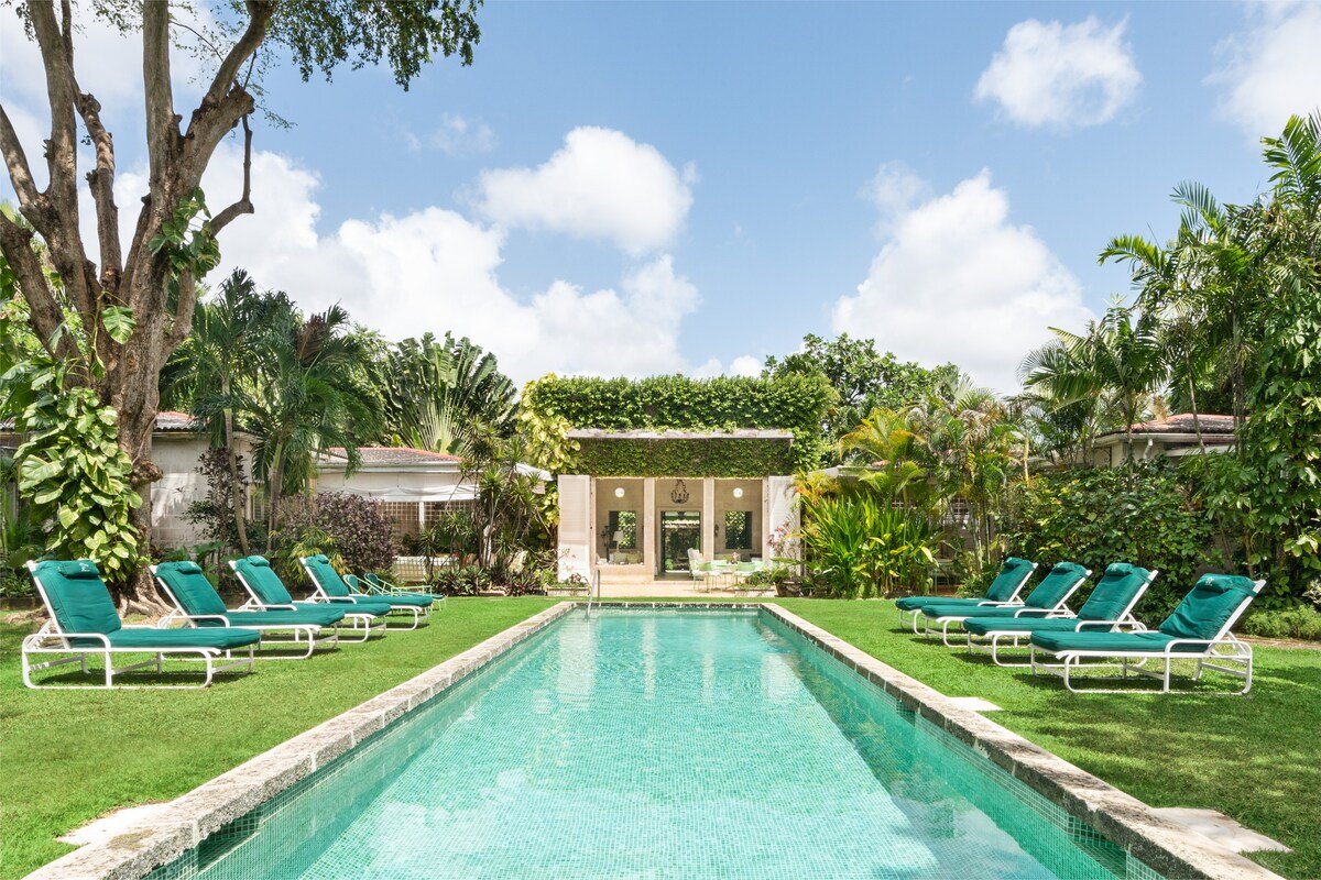 Beachfront 8-Bed Getaway with Pool – Nelson Gay gallery image 4