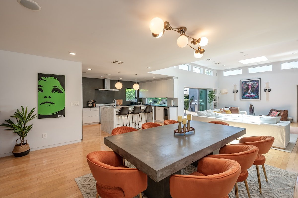 West LA Gem | Hot Tub, Outdoor Dining & Fire Pit+ gallery image 4