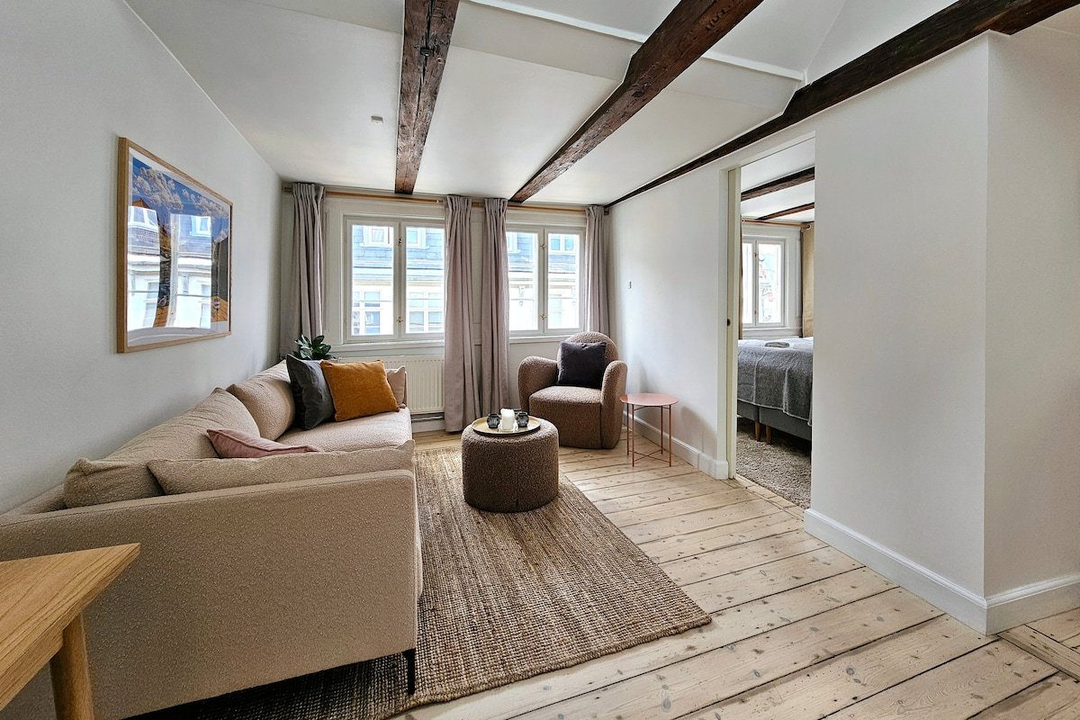 Luxury living in the City Center.!. gallery image 4